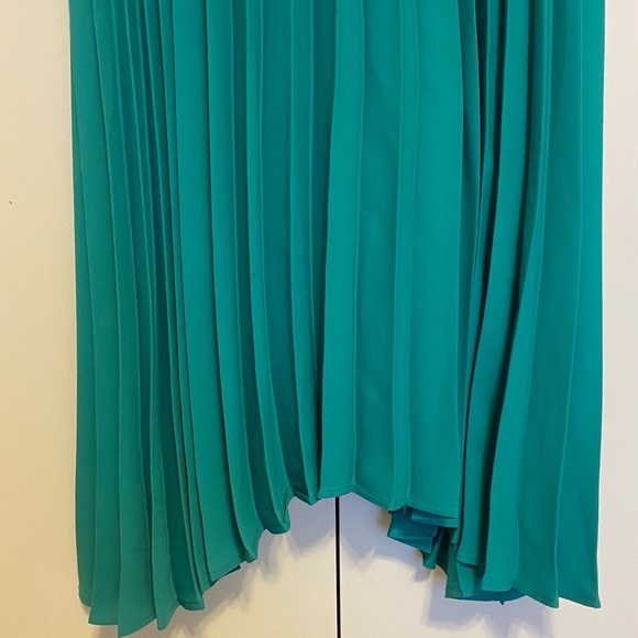 NWT Kenedik Green Maxi Dress- size small - Picture 6 of 10